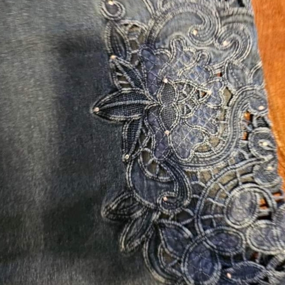 NWT Flared Stretchy Jeans - Picture 2 of 2